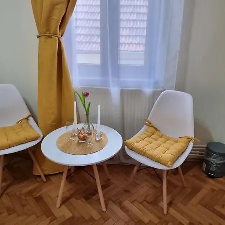 Happy Mood Ξενοδοχείο με διαμερίσματα Μπρασόβ