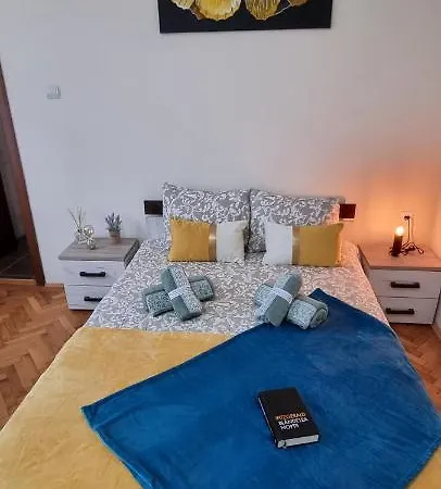 Hotel de apartamente Happy Mood 3*