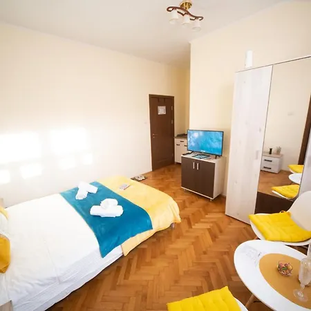 Aparthotel Happy Mood 3*