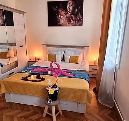 Happy Mood Ξενοδοχείο με διαμερίσματα Μπρασόβ
