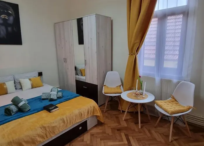 Happy Mood Aparthotel 3*